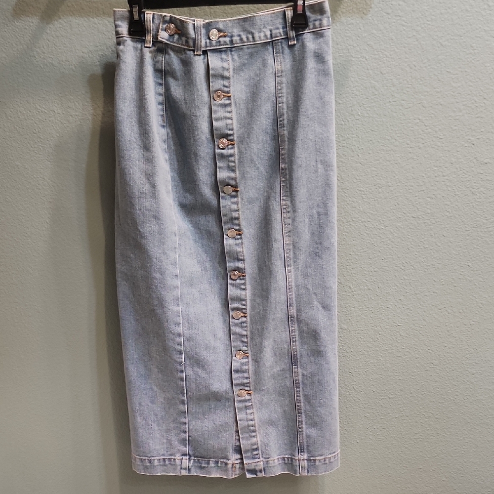 SHEIN Denim Skirt Light Blue Size Medium